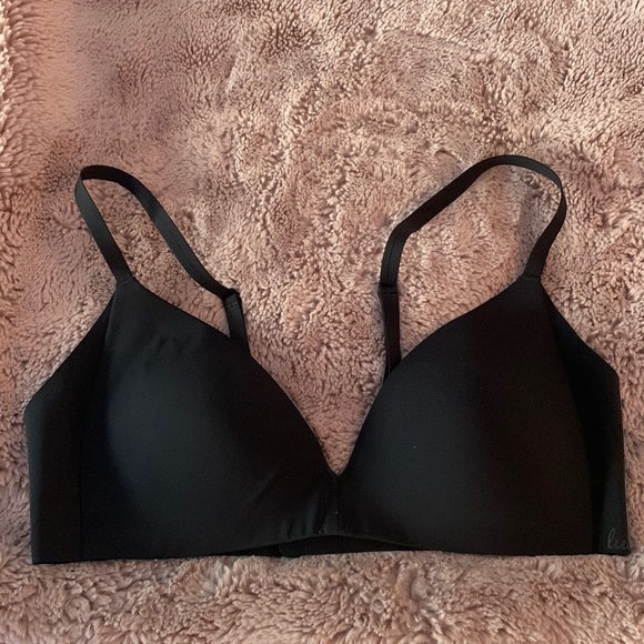 Lululemon wireless push-up bra from last season release. It’s in size 34c - Picture 1 of 3